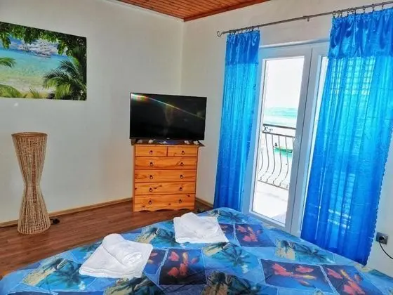 Apart Daire (Zdravko - 5 m from beach - A1(2))