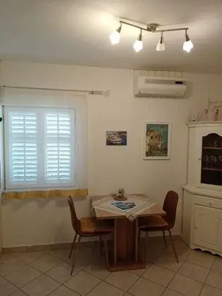 Apart Daire (Zdravko - 5 m from beach - A1(2))