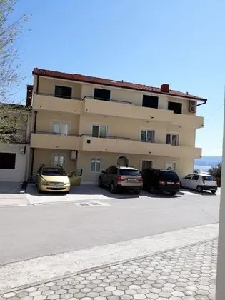 Apart Daire (Zdravko - with parking - A1(4+1))