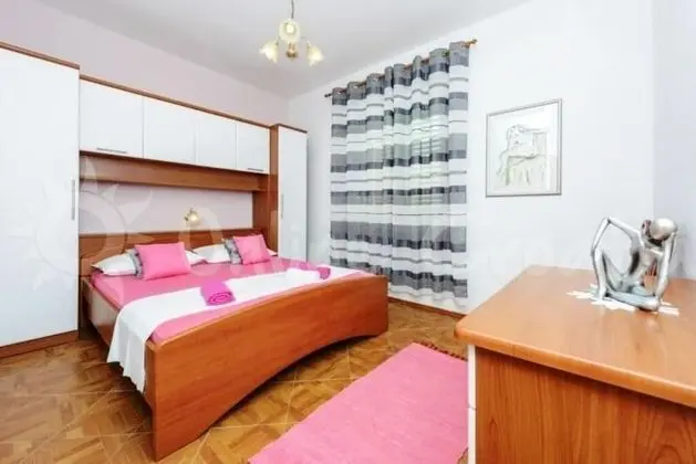 Ev (Zdravko - sea view & peaceful nature )