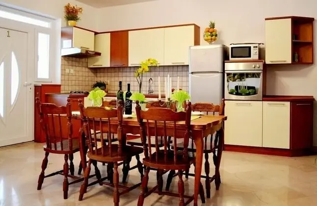 Ev (Zdravko - sea view & peaceful nature )