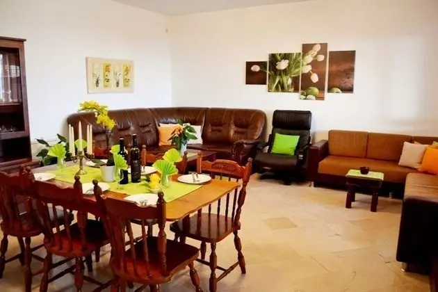 Ev (Zdravko - sea view & peaceful nature )