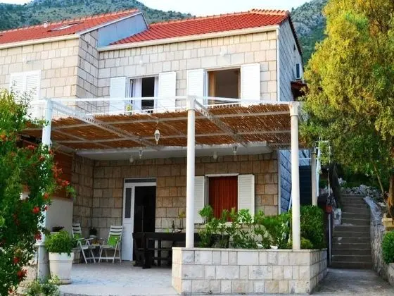 Ev (Zdravko - sea view & peaceful nature )