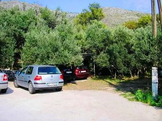 Ev (Zdravko - sea view & peaceful nature )