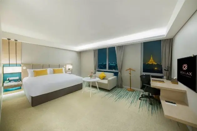 Deluxe King Room with Pagoda View