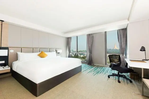 Deluxe King Room with Pagoda View