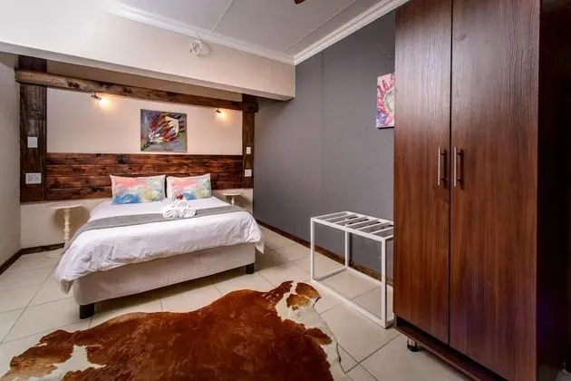 Luxury Tek Büyük Yataklı Oda