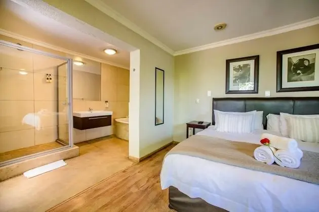 Luxury Tek Büyük Yataklı Oda