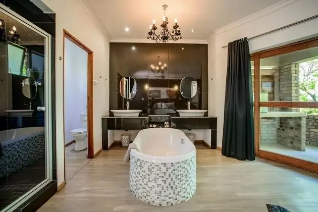 Luxury Tek Büyük Yataklı Oda