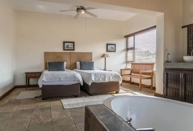 Shongololo Lodge