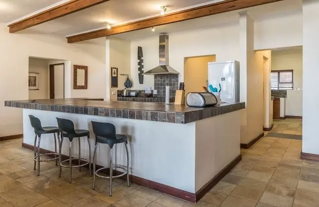 Shongololo Lodge