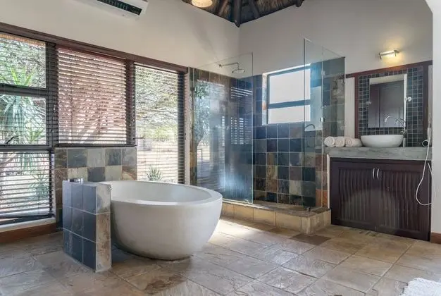 Shongololo Lodge
