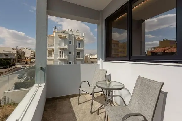 Superior Double Room, 1 Queen Bed, First Floor Balcony, City View