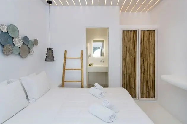 Basic Room, Pool View