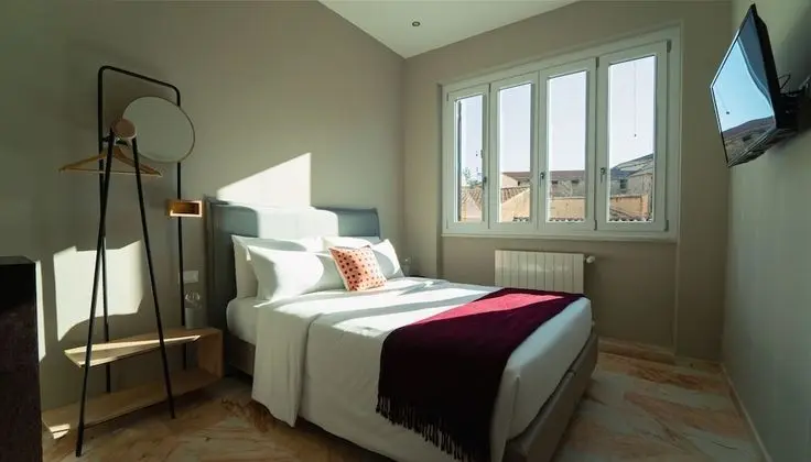 Design Tek Büyük veya İki Ayrı Yataklı Oda