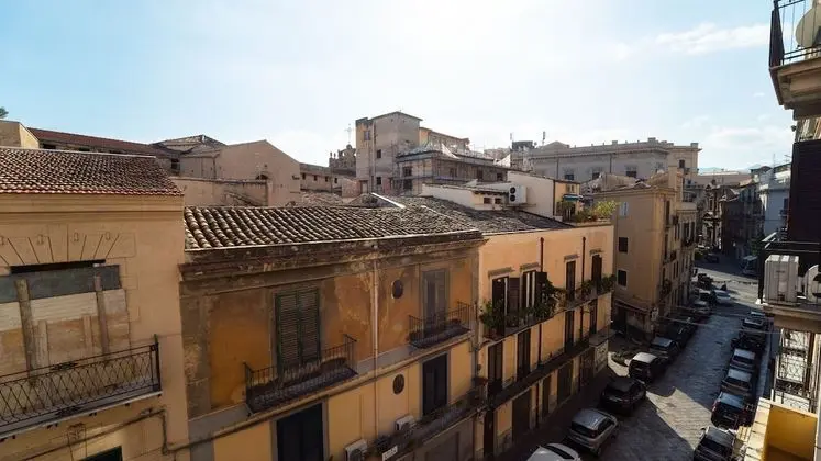 Design Tek Büyük veya İki Ayrı Yataklı Oda