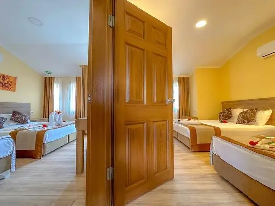 CONNECTION ROOM