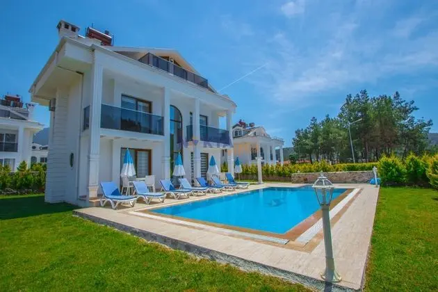 Silver Sami Villa Oda