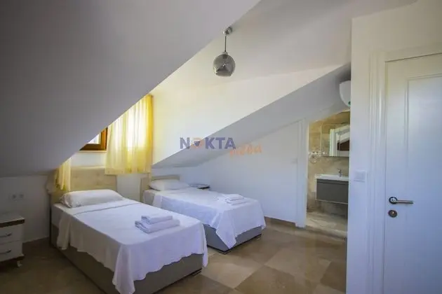 Silver Sami Villa Oda