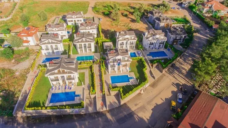 Silver Sami Villa Oda