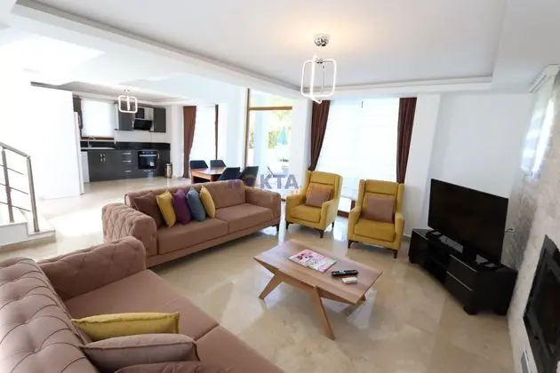 Silver Sami Villa Oda