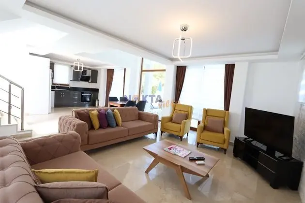 Silver Sami Villa Oda