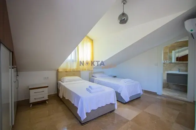 Silver Sami Villa Oda