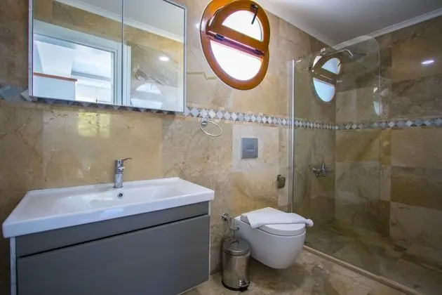 Silver Sami Villa Oda