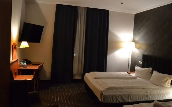 Comfort Tek Büyük veya İki Ayrı Yataklı Oda