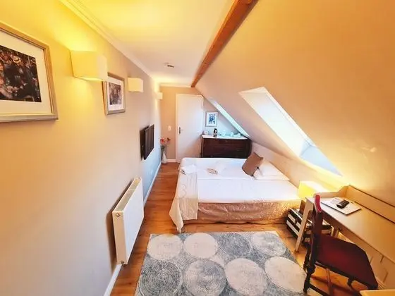 Standard Tek Büyük Yataklı Oda