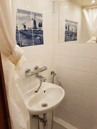 İki Ayrı Yataklı Oda, Banyolu/Duşlu