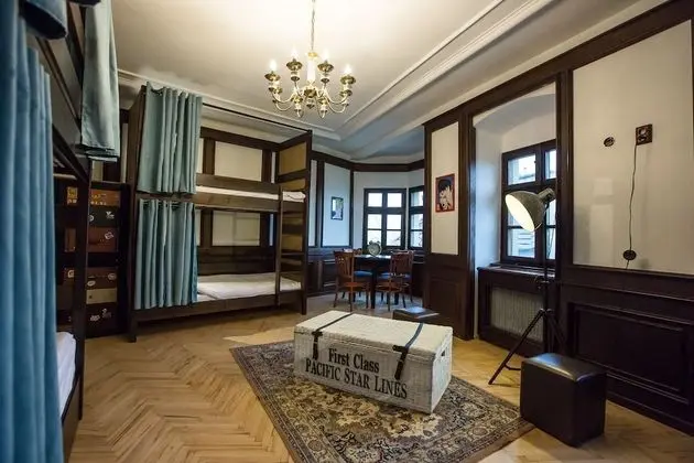 Ortak Ranzalı Oda, Karma Ranzalı Oda, Ortak Banyo (1 Bed in 8-Bed Dormitory)