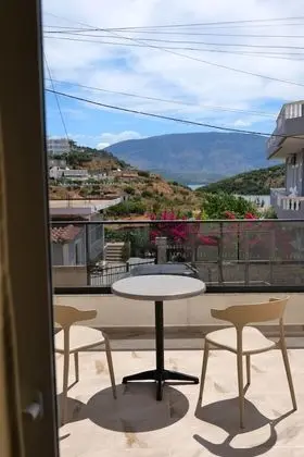 Tek Büyük Yataklı Oda, Balkon