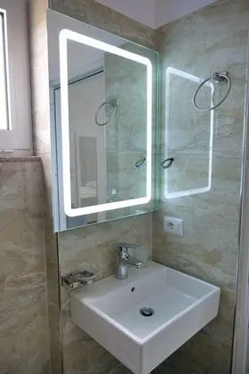 Tek Büyük Yataklı Oda, Balkon