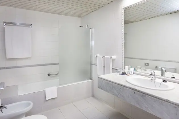 Melia Guestroom Sea View 2Ad + 1Ch