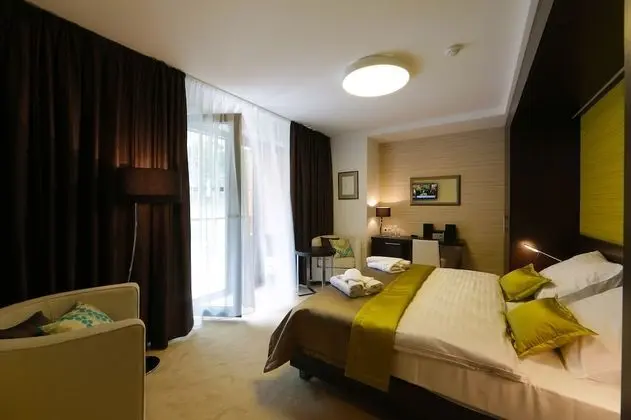 Standard Tek Büyük veya İki Ayrı Yataklı Oda, Balkon