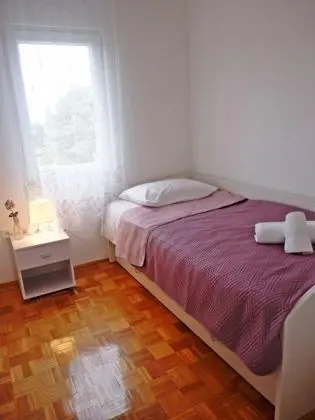 Apart Daire (Željko - affordable and with sea vie)