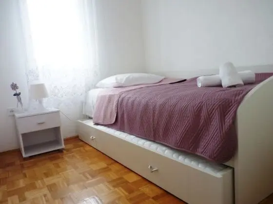 Apart Daire (Željko - affordable and with sea vie)