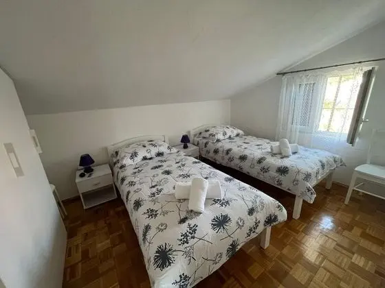 Apart Daire (Željko - affordable and with sea vie)