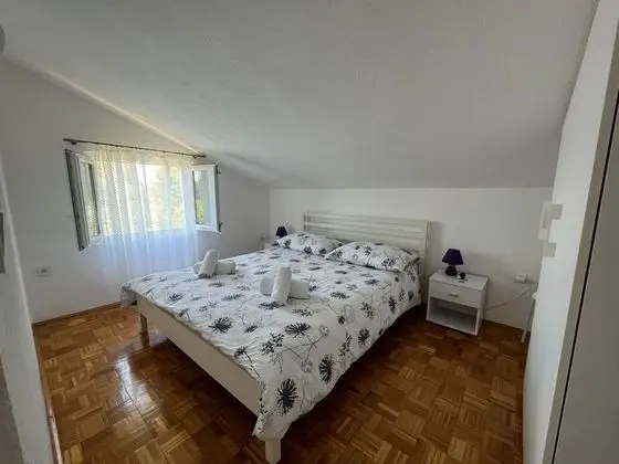 Apart Daire (Željko - affordable and with sea vie)