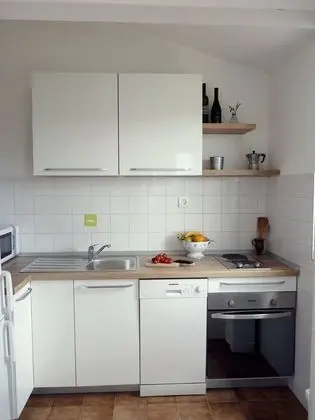 Apart Daire (Željko - affordable and with sea vie)
