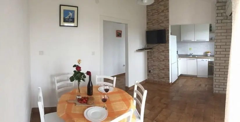 Apart Daire (Željko - affordable and with sea vie)