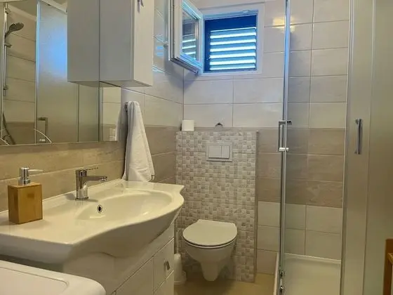 Apart Daire (Željko - affordable and with sea vie)