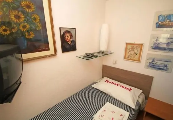 Ev (Zeljko - with nice garden - H(5))