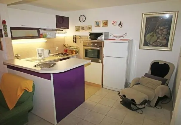 Ev (Zeljko - with nice garden - H(5))