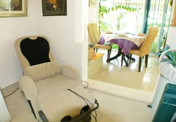 Ev (Zeljko - with nice garden - H(5))