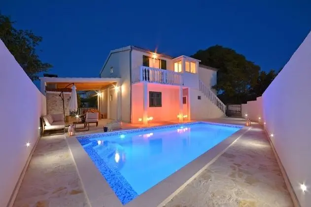 Apart Daire (Zeljko - with pool - A1(6+2))