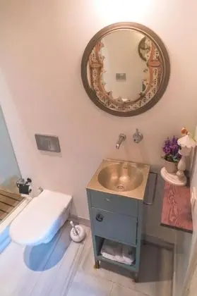 Bağlantılı Oda, Şehir Manzaralı