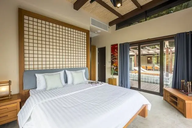 Luxury Oda