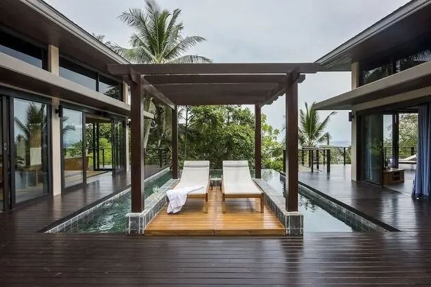 Luxury Oda